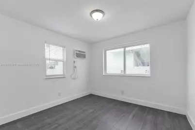 212 NW 15th St, Miami, FL 33136 - Photo 25