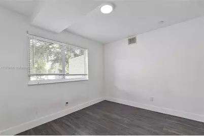 212 NW 15th St, Miami, FL 33136 - Photo 33