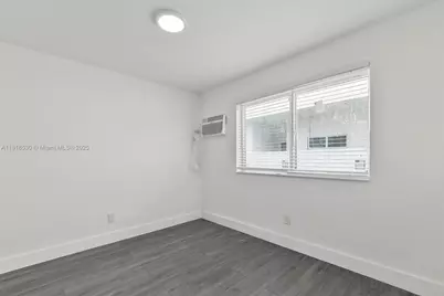 212 NW 15th St, Miami, FL 33136 - Photo 21