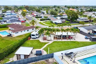 8540 NW 182nd St, Hialeah, FL 33015 - Photo 61