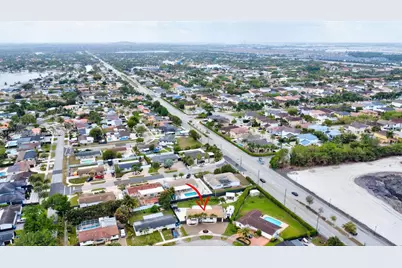 8540 NW 182nd St, Hialeah, FL 33015 - Photo 55