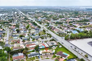 8540 NW 182nd St, Hialeah, FL 33015 - Photo 55