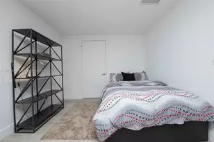 121 NE 34th St, Miami, FL 33137 - Photo 15