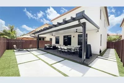 8885 NW 100th Pl, Doral, FL 33178 - Photo 41