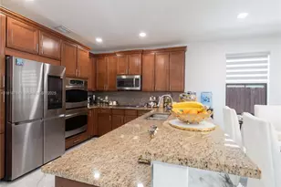 8885 NW 100th Pl, Doral, FL 33178 - Photo 13
