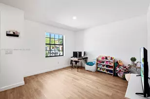 9362 W 33rd Ln, Hialeah, FL 33018 - Photo 5