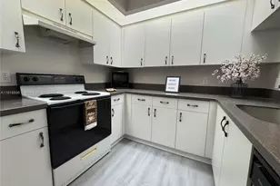 800 SW 142nd Ave, Pembroke Pines, FL 33027 - Photo 21