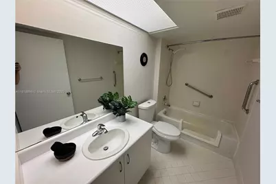 800 SW 142nd Ave #211N, Pembroke Pines, FL 33027 - Photo 9