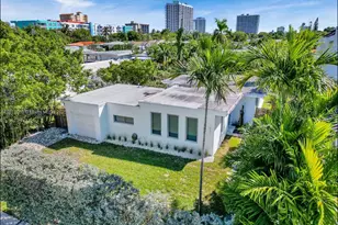 7537 W Treasure Dr, North Bay Village, FL 33141 - Photo 1