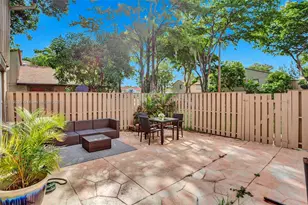 5613 NW 21st St, Lauderhill, FL 33313 - Photo 7