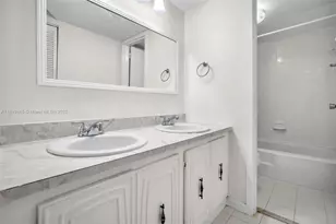 17800 Atlantic Blvd, Sunny Isles Beach, FL 33160 - Photo 17