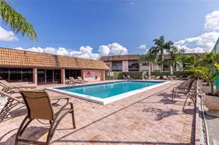 10624 NW 10th St, Pembroke Pines, FL 33026 - Photo 5