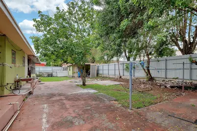 1150 W 69th Pl, Hialeah, FL 33014 - Photo 27
