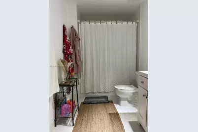 10 SW South River Dr #1606, Miami, FL 33130 - Photo 5