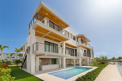 301 Buttonwood Cir #A, Key Largo, FL 33037 - Photo 1