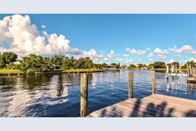 2118 NE 26th St, Cape Coral, FL 33909 - Photo 3