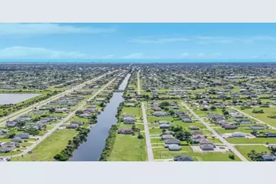 2118 NE 26th St, Cape Coral, FL 33909 - Photo 1