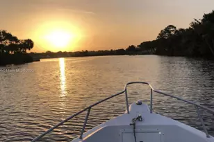 2118 NE 26th St, Cape Coral, FL 33909 - Photo 9