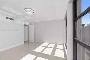 5055 Collins Ave, Miami Beach, FL 33140 - Photo 27