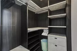 121 NE 34th St, Miami, FL 33137 - Photo 29