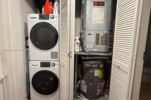 300 S Biscayne Blvd, Miami, FL 33131 - Photo 7