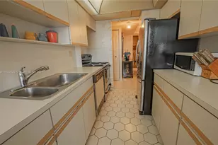 301 174th St, Sunny Isles Beach, FL 33160 - Photo 17