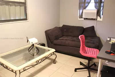 17820 NW 82nd Ave, Hialeah, FL 33015 - Photo 9