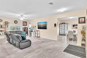 6027 Acorn Cir, Labelle, FL 33935 - Photo 9