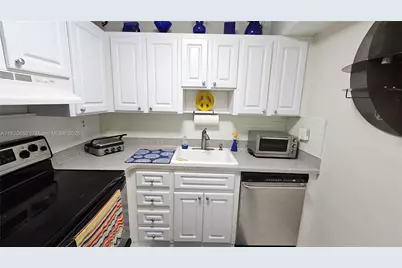 3025 Mary St #12, Miami, FL 33133 - Photo 9