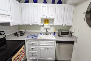 3025 Mary St, Miami, FL 33133 - Photo 9