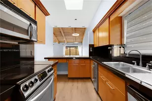 2627 S Parkview Dr, Hallandale Beach, FL 33009 - Photo 35