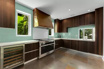 6165 Pine Tree Dr, Miami Beach, FL 33140 - Photo 33