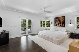 6165 Pine Tree Dr, Miami Beach, FL 33140 - Photo 5