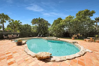 14460 Glencairn Rd, Miami Lakes, FL 33016 - Photo 27