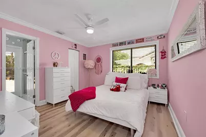 14460 Glencairn Rd, Miami Lakes, FL 33016 - Photo 13