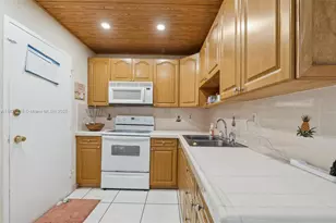 6705 NW 169th St, Hialeah, FL 33015 - Photo 11