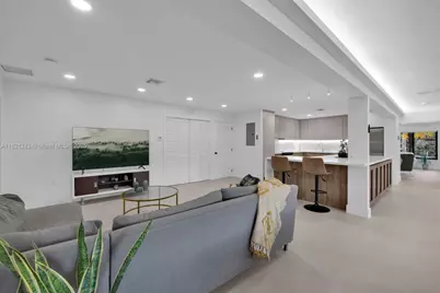 220 NE 105th St, Miami Shores, FL 33138 - Photo 17
