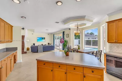 15631 SW 53rd St, Miramar, FL 33027 - Photo 13