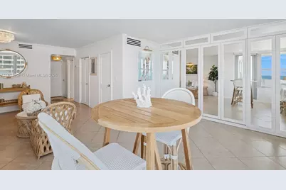 2899 Collins Ave #1025, Miami Beach, FL 33140 - Photo 5