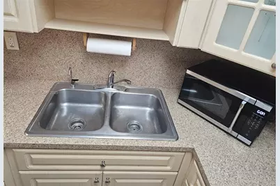 1555 W 44th Pl #221B, Hialeah, FL 33012 - Photo 5