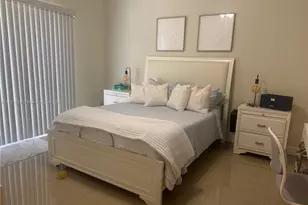 798 NE 43 St, Oakland Park, FL 33334 - Photo 23