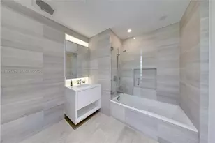300 Collins Ave, Miami Beach, FL 33139 - Photo 11