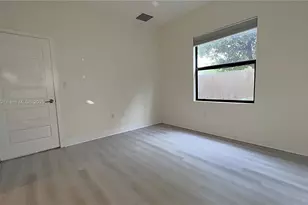 8045 NW 104th Ave, Doral, FL 33178 - Photo 15