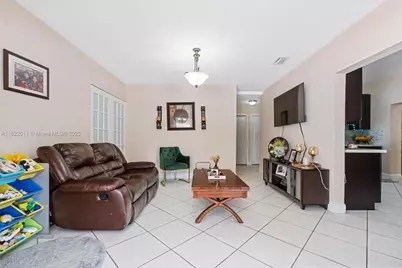 230 W 47th St, Hialeah, FL 33012 - Photo 17