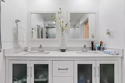 230 W 47th St, Hialeah, FL 33012 - Photo 35