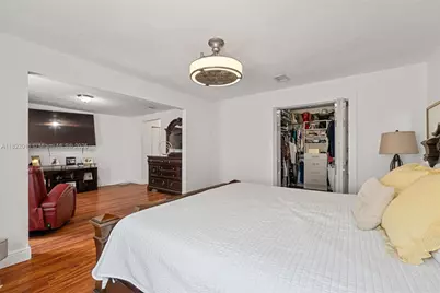 230 W 47th St, Hialeah, FL 33012 - Photo 39