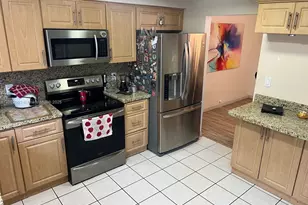 7110 SW 11th St, Pembroke Pines, FL 33023 - Photo 9