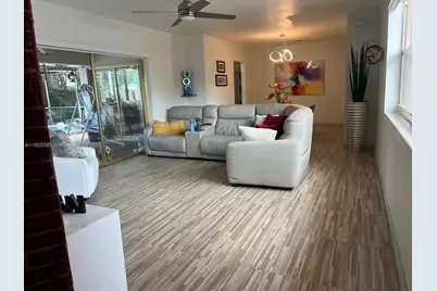 7110 SW 11th St, Pembroke Pines, FL 33023 - Photo 5