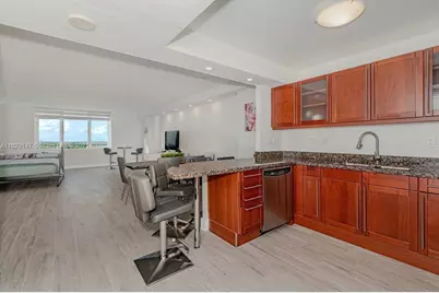 2301 Collins Ave #1531, Miami Beach, FL 33139 - Photo 3