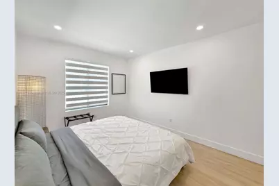 130 SW 25th Rd, Miami, FL 33129 - Photo 29
